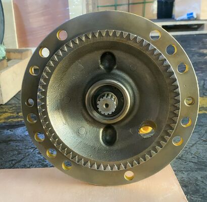 PC120-6 Swing Motor untuk Komatsu Bagian ganti excavator 706-73-01181 Bagian perbaikan swing motor excavator