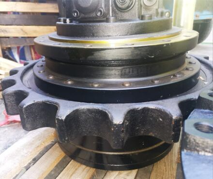 EX160-5 Final Drive untuk Suku Cadang Excavator Hitachi 4359799 Motor Piston Aksial