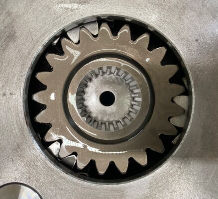 R480-9 R520-9 Swing Gearbox untuk Hyundai Excavator Spare Parts 390B-12100 Rotary Reduction Gearbox