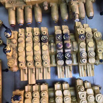 305.5 306 307 Katup Kontrol Utama Hidraulik Assy untuk Suku Cadang Ekskavator 298-2877 2982877 Katup Kontrol Utama OEM